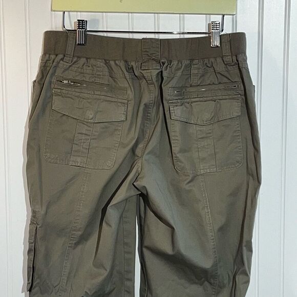 Monroe & Main Pull On Cargo Pants Women’s 12 Khaki Outdoors Zippers Pockets - Picture 6 of 8